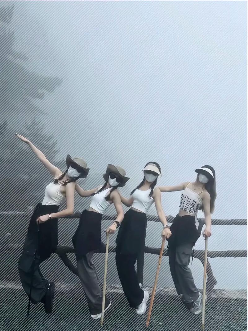 武功山上全是吊带是什么梗